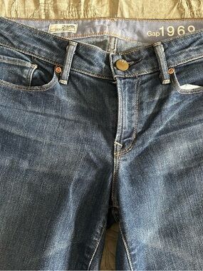 Gap 1969 Women’s Dark Blue Denim Jeans